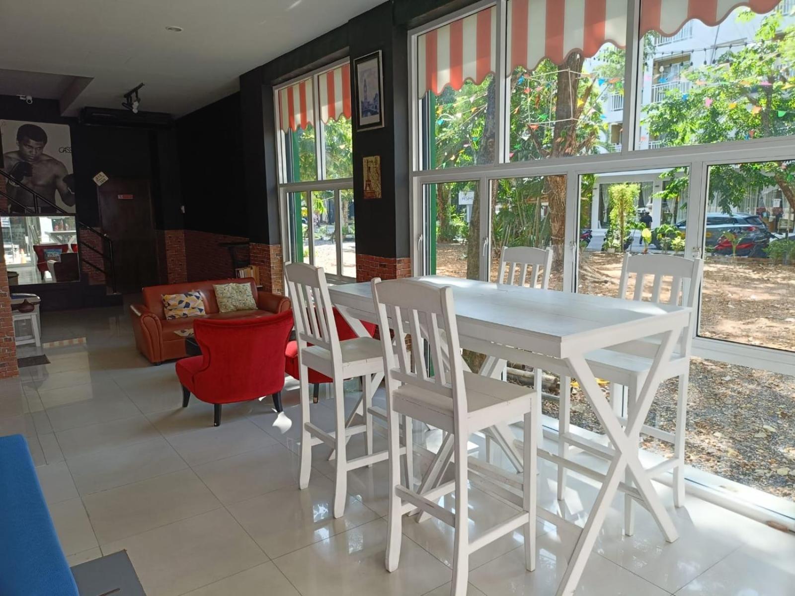 Central Perk Hotel Patong المظهر الخارجي الصورة